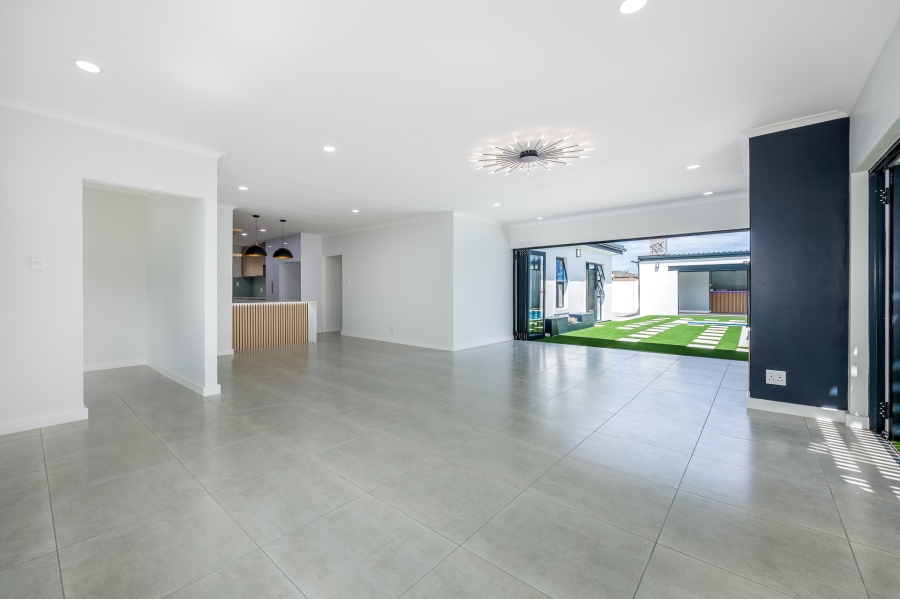 4 Bedroom Property for Sale in Haasendal Western Cape